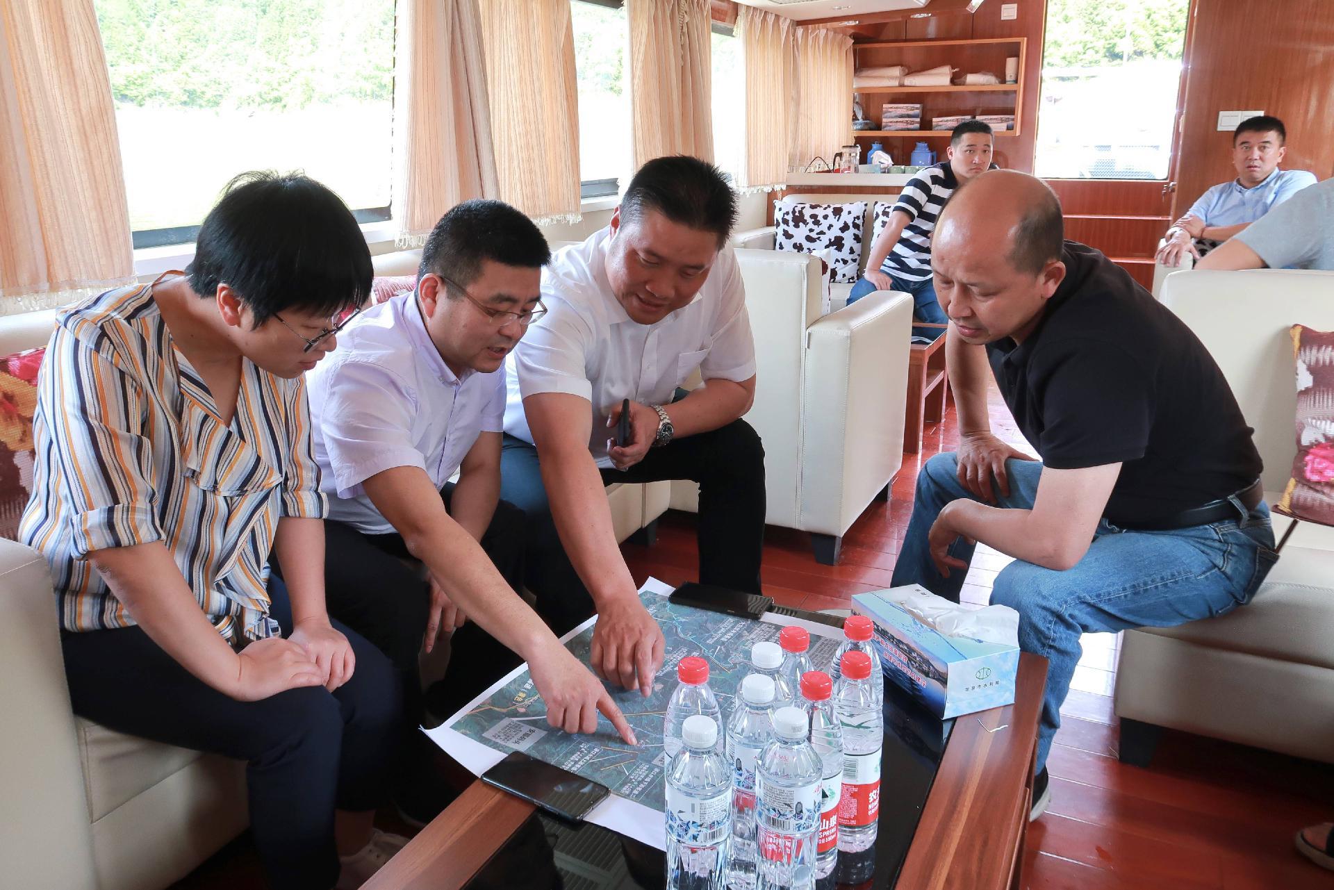 浙江省水上运动管理中心主任孟关良来龙泉实地考察皮划艇项目