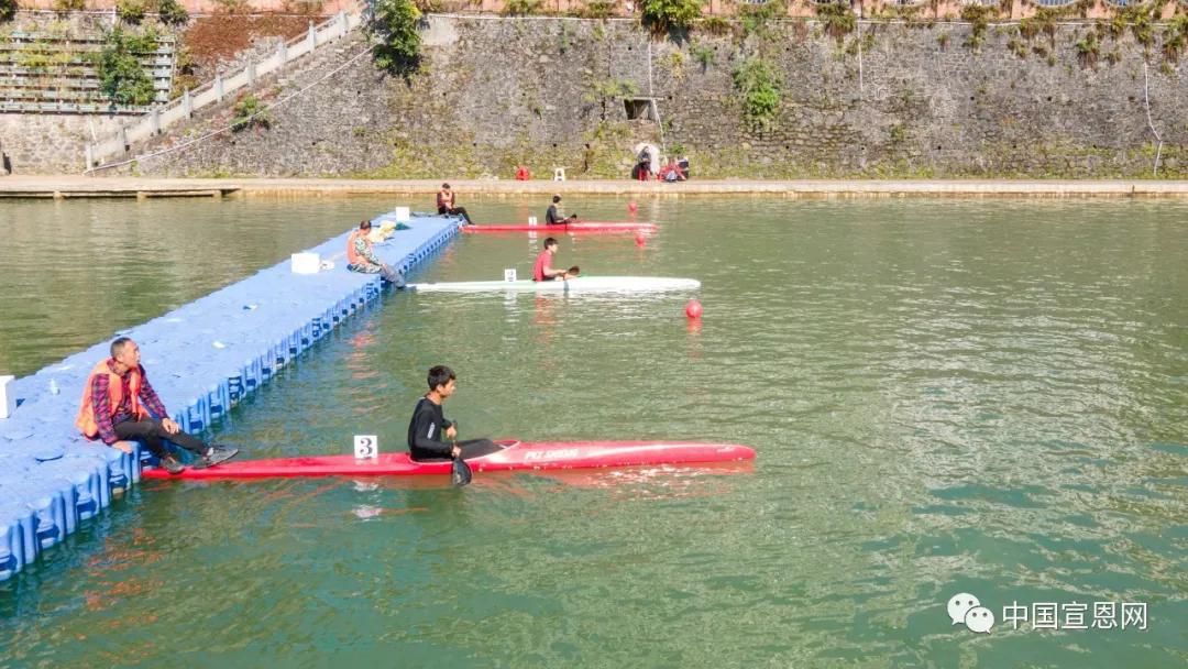 湖北省青少年皮划艇锦标赛在宣恩贡水河开赛