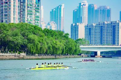 江苏南京：“青春”竞速，在古老的秦淮河上