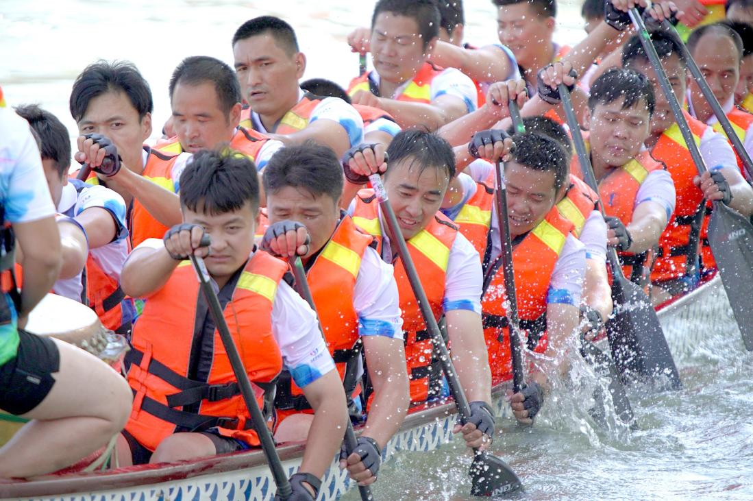 上海市青浦区第六届运动会龙舟比赛